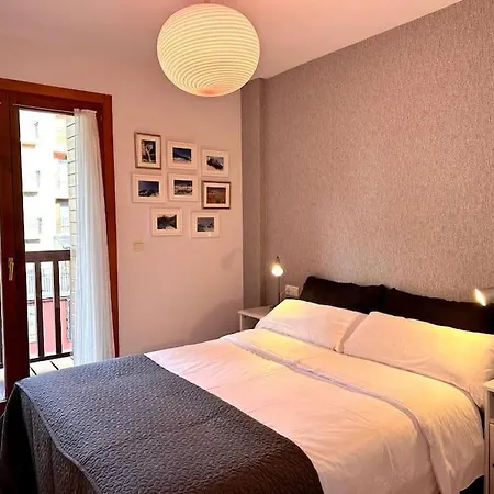 Sextas. Comodidad, Garaje & Wifi Apartment